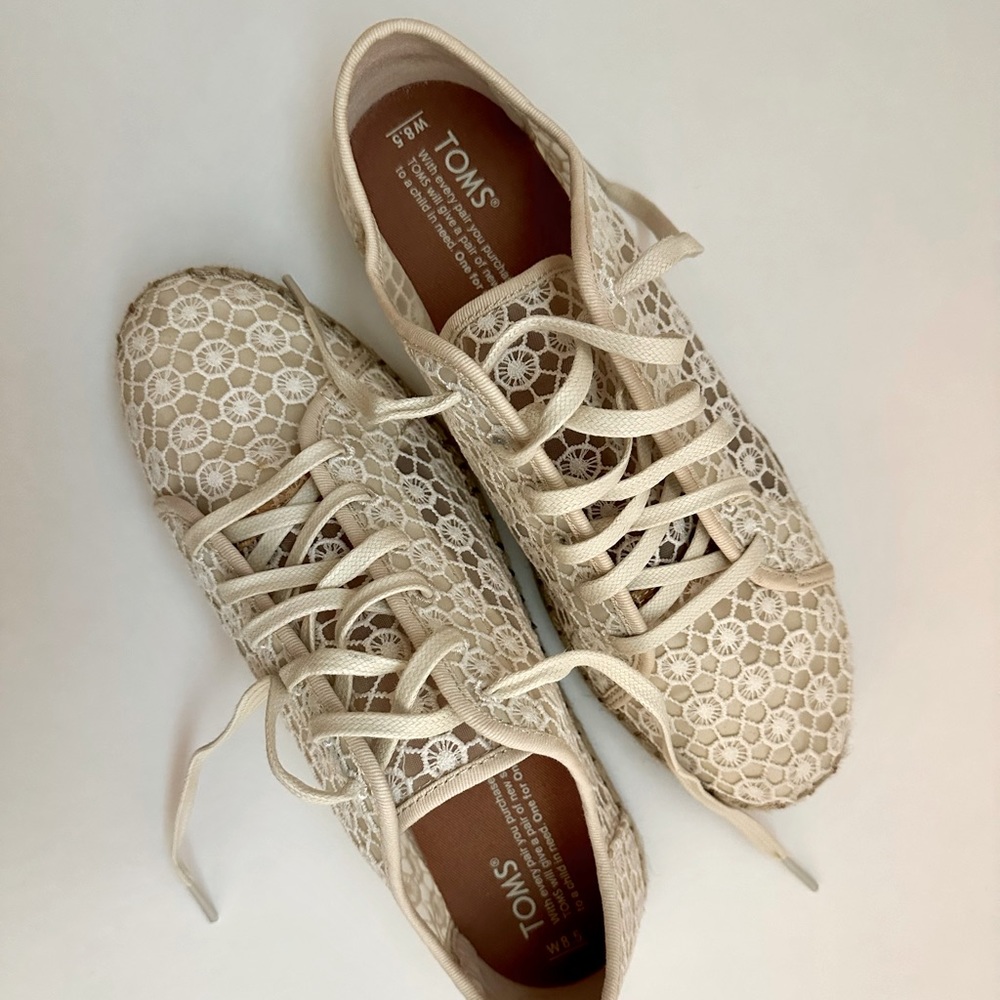 TOMS Lena Embroidered Mesh LaceUp Espadrille Sneaker Shoes Cream Size 8.5